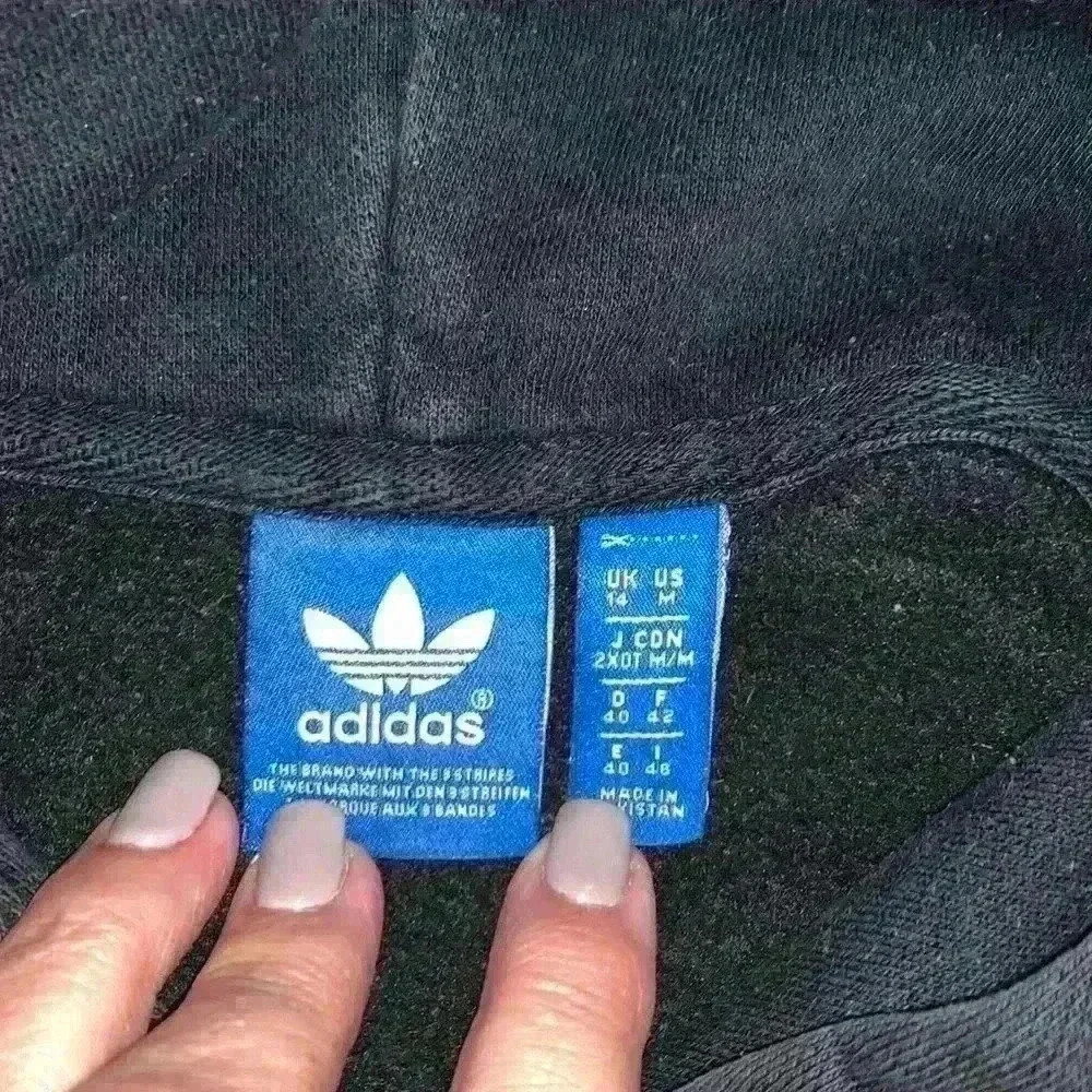 Adidas hoodie, size medium black-and-white - Picture 6 of 7